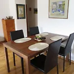 아파트 Komfortable Mit Aussicht By Interhome